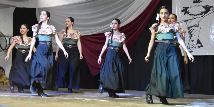 Excelente presentación del sexteto de Malambo femenino “Las de Aldao y Crespo”