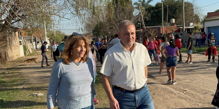 Lewandowski recorrió la ciudad de Santa Fe: “La construcción de viviendas es uno de los pilares de nuestra propuesta”