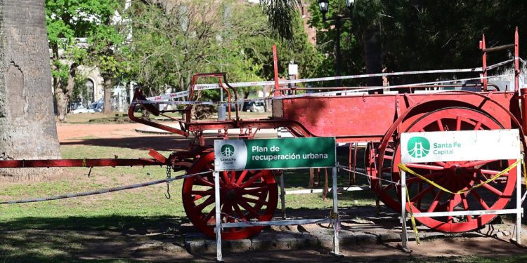 Santa Fe: Restituyen el carro de bomberos a la Plaza San Martín
