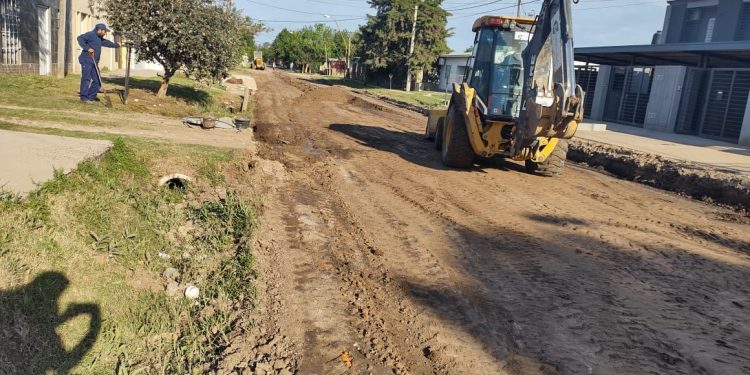 Comenzaron los trabajos para pavimentar calle Lehmann