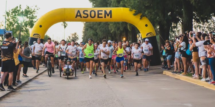 Más de 300 personas participaron de la 3° Maratón Nocturna “Ciudad de Recreo”