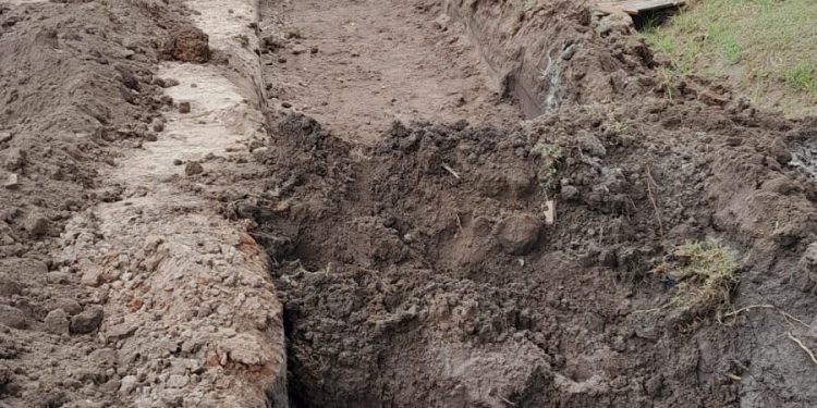 El Municipio realiza obras de cordón cuneta en calle Cervantes